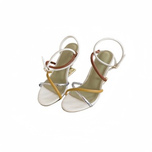 2025 nuova stella stile europeo americano sandali con <span class=keywords><strong>tacco</strong></span> da <span class=keywords><strong>donna</strong></span> speciale a forma <span class=keywords><strong>di</strong></span> cintura incrociata colore a temperamento alto abbinato al <span class=keywords><strong>tacco</strong></span> alto - Product Image 6