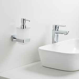 Dispenser di sapone <span class=keywords><strong>liquido</strong></span> manuale ottone cromato di alta qualità Design moderno piatto di <span class=keywords><strong>vetro</strong></span> per uso alberghiero - Product Image 3