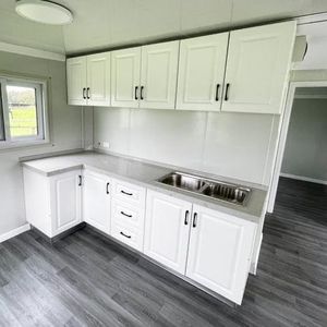 Petite maison portable de luxe Conteneur extensible préfabriqué pour hôtels de villégiature Capsule mobile Maison Panneau sandwich en acier Chambre à coucher Villa - Product Image 5