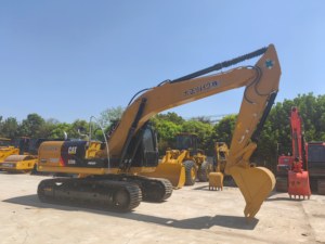 En stock : Excavatrice sur chenilles CAT 320D2 de 20 tonnes d'occasion, engin de construction d'occasion de taille moyenne, forte force de creusement, exportation mondiale. - Product Image 1