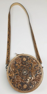 กระเป๋าสะพายไหล่หนังสลักลายดอกไม้พร้อมซิปปิดดีไซน์ดอกไม้หรูหรา - Product Image 3