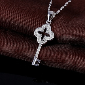 <span class=keywords><strong>Ciondolo</strong></span> a Forma di <span class=keywords><strong>Chiave</strong></span> in <span class=keywords><strong>Argento</strong></span> Sterling 925 con Collana in Zirconia Cubica - Product Image 6
