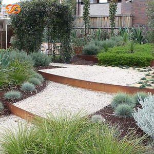 Bordure de jardin en acier corten de style industriel, audacieuse et fonctionnelle - Product Image 1
