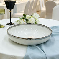 Assiette Ronde en Porcelaine Émaillée avec Bordure Argentée pour Banquet, Plat Occidental, Plat à Steak en Céramique Blanche Polie, Logo Imprimé, Commande en Gros