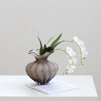Bixuan Vases en verre soufflé à la main à volants Vert pastel Marron taupe avec bord contrastant pour la décoration intérieure Arrangements floraux