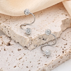 Boucles d'oreilles pendantes classiques en argent plaqué pour femmes, bijoux en alliage avec incrustation de zircon serti clos - Product Image 2
