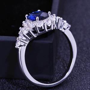 Anello con pietra blu scintillante per donna, elegante anello alla moda, accessorio per gioielli da festa e per tutti i giorni - Product Image 4