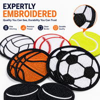 Prêts à expédier : Écussons sportifs, badges brodés de football et de basketball, appliques thermocollantes de baseball pour casquettes. Vente en gros, en stock.