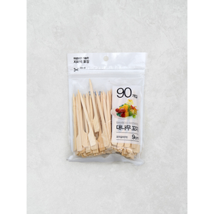 Manico in bambù da 90P con spille per vestiti lunghi 9cm - Product Image 1