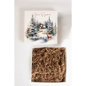 Boîte cadeau vide personnalisée blanche avec motif de Noël et nom pour cadeaux de vacances 20x20 & 25x30 - Product Image 1