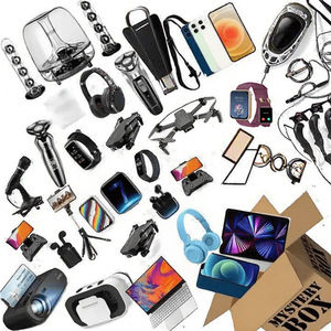 Egg Electronicsスマートウォッチとゲーム用ヘッドセットイヤフォンがミステリー電子機器ボックスに入ったサプライズセールアイテム - Product Image 2