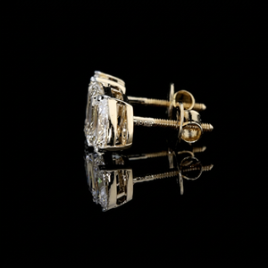 Boucles d'oreilles clous en or 14 carats avec émeraudes et diamants de laboratoire taille poire 1+1 CT, boucles d'oreilles à deux pierres, de luxe pour usage quotidien - Product Image 1