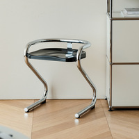 TONY BL-240 Banc de salle à manger sans accoudoirs en plastique crème coloré de style nordique moderne en forme de Z |   Petit café coréen style Instagram pour appartement