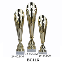 Vente directe d'usine Karaté en métal personnalisé pour trophée de la Ligue des champions Conception inutile pour la collection de médailles et de plaques de trophées