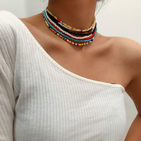 Bikini à la mode avec chaîne de taille perlée colorée, ensemble de colliers et de bracelets