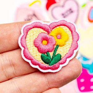 Nhà Sản Xuất Thiết Kế Vải Lớn Các Bản Vá Lỗi Tùy Chỉnh Thêu Logo Thương Hiệu Sticker Sắt Trên Dệt Dâu Tây Hat Thêu Vá - Product Image 2