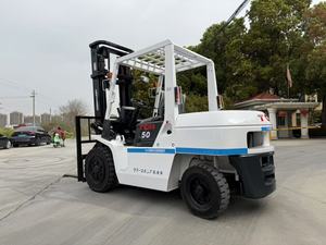 Chariot élévateur TCM 5 T d'occasion Moteur diesel à mât 3 étages de 5 tonnes, faible durée, hauteur de levage de 4000mm, bien entretenu, prêt à fonctionner - Product Image 5