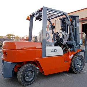 Venta caliente en China Nueva carretilla elevadora todoterreno 4WD 4x4 de <span class=keywords><strong>3</strong></span> toneladas con precio diésel para industrias minoristas - Product Image 4