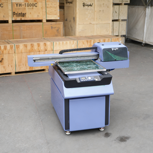 Stampante a getto d'inchiostro UV automatica Yinghe <span class=keywords><strong>stampa</strong></span> <span class=keywords><strong>su</strong></span> carte a pannelli piatti o con oggetti rotondi stampante digitale Flatbed 60*90 - Product Image 1