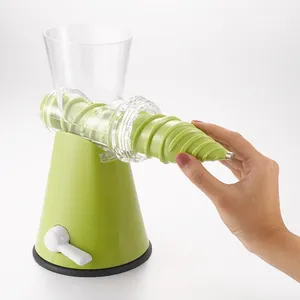 เครื่องคั้นน้ำด้วยมือด้วยมือทำจากลูกแพร์ผลไม้ผักสีเขียวขนาดเล็กตามหลักสรีรศาสตร์ทำจากพลาสติก PP แบบพกพา