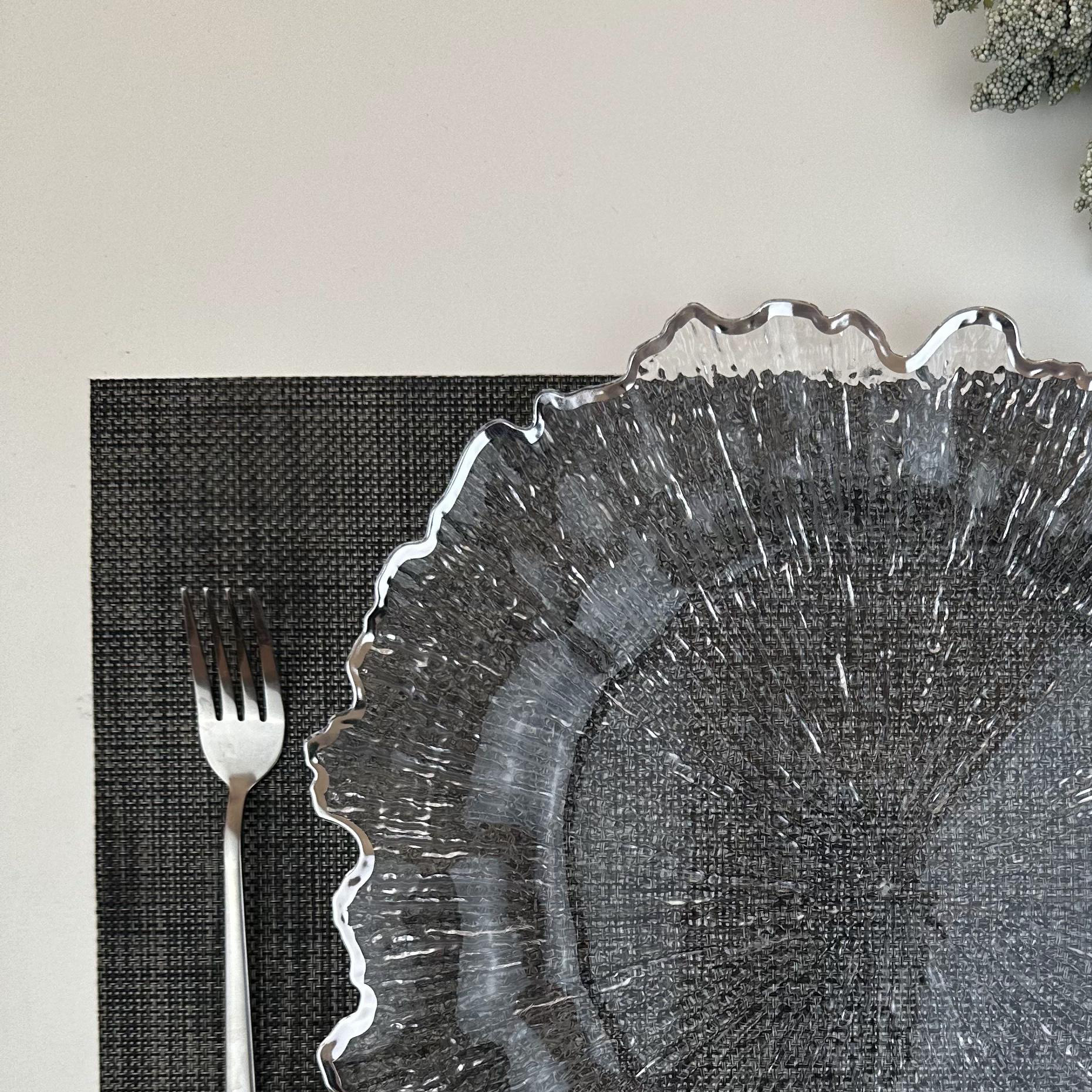 Charger plate with silver rim