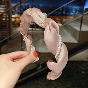 Bandeau plissé perlé, pince à <span class=keywords><strong>cheveux</strong></span> coréenne, accessoire <span class=keywords><strong>vintage</strong></span> en satin torsadé, vente en gros, simple, style féerique, tendance sur les réseaux sociaux - Product Image 5