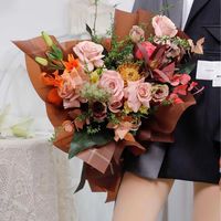 À la mode Premium Emballage Bouquet Papier D'emballage Étanche De Luxe Plaid Conception Personnalisable En Gros Fleurs Emballage Cadeau