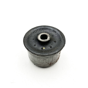 04721356AA Silentbloc de bras de suspension inférieur arrière pour Chrysler Caravan/Town & Country 2008-2020 4721356AA - Product Image 1