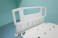Letto Medico Economico a 3 Manovelle in Plastica ABS per Assistenza Domiciliare e Ospedaliera