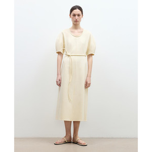 Abito in maglia da donna con scollo a U 3D, vita tagliata e gonna curva, modello April Story - Product Image 2