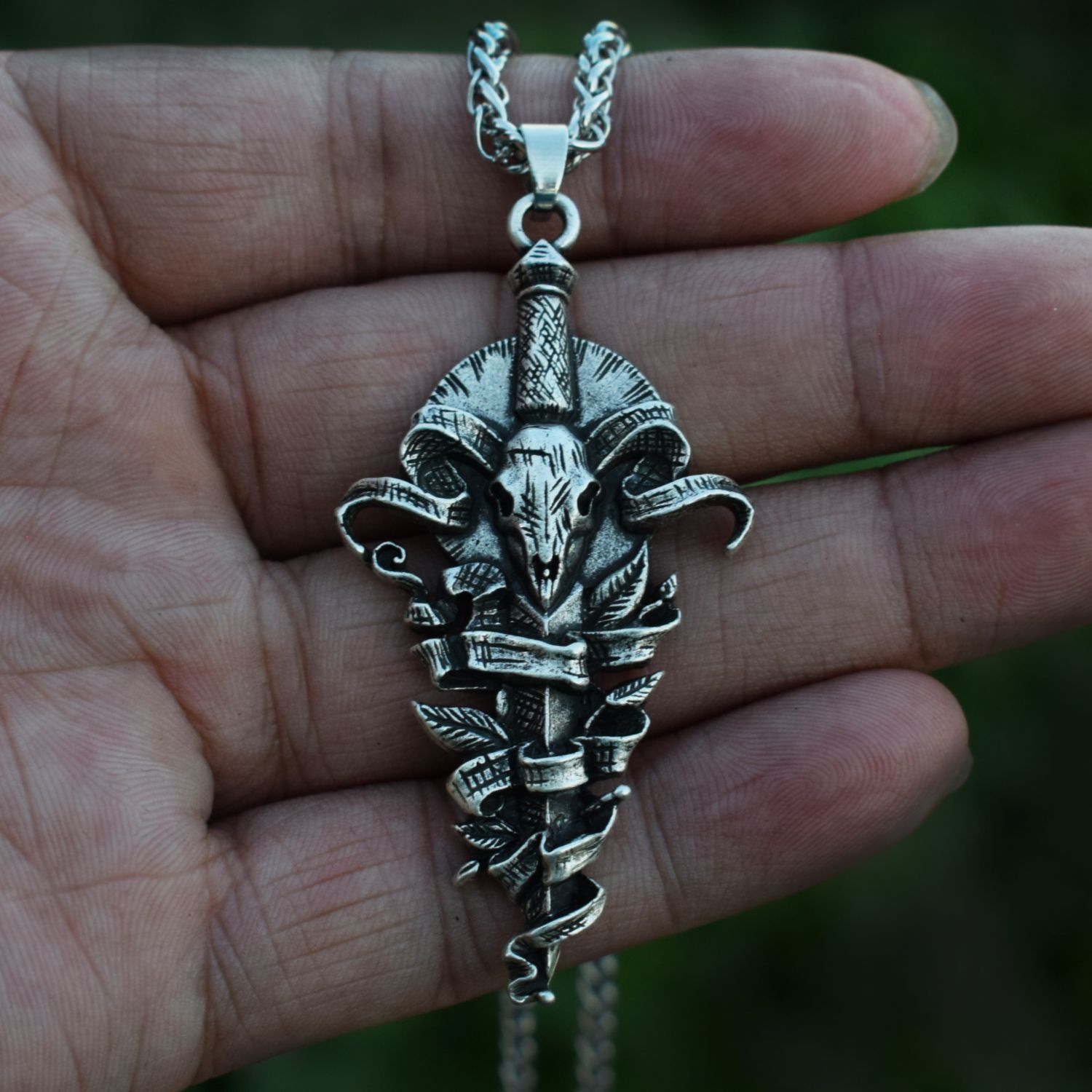Punk Vintage Ram Skull ve Kılıç Kolye - SanLan Takı Erkekler İçin