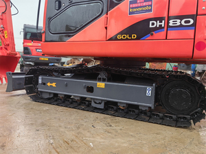 Excavatrice à chenilles compacte Doosan DH80 d'occasion pour travaux municipaux et agricoles - Product Image 5