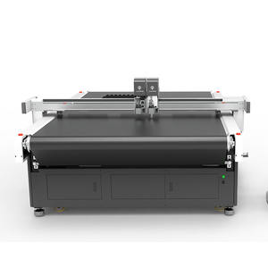 Macchina da Taglio Automatica CNC per Tappeti in Erba Sintetica e Rotoli di Prato Artificiale - Product Image 2