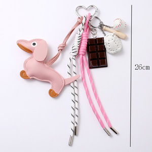 Pendentif en cuir chien teckel DIY, breloques de sac, pompon en corde tressée en nylon, ornement de baseball couleur chocolat, accessoires de décoration pour sac à dos - Product Image 1