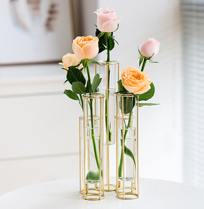 Vente flash - Vase de table en verre transparent de style nordique hydroponique avec cadre en métal plaqué or, design Art Déco, décoration intérieure moderne - Product Image 3