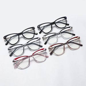 81377 Nouvelles Lunettes Photochromiques Anti-Lumière Bleue pour Hommes, Monture Carrée Tendance, Branches Effet <span class=keywords><strong>Bois</strong></span> Personnalisées - Product Image 4