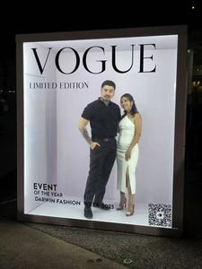 2025 grosir kotak Stan foto khusus majalah kotak <span class=keywords><strong>Vogue</strong></span> Selfie berputar otomatis nirkabel Stan foto - Product Image 5