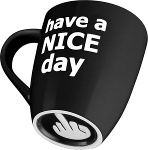Trascorri una bella giornata divertente tazza da caffè tazze divertenti regali per donne e uomini con dito medio sul fondo - Product Image 3