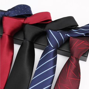 <span class=keywords><strong>Cravate</strong></span> d'affaires en soie rouge <span class=keywords><strong>noire</strong></span> pour hommes pour le travail de bureau et la <span class=keywords><strong>cravate</strong></span> nouée à la main de style coréen - Product Image 1