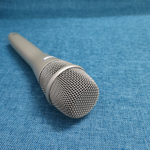 Microphone dynamique filaire professionnel KSM9 pour scène, karaoké et diffusion vocale humaine - Product Image 2