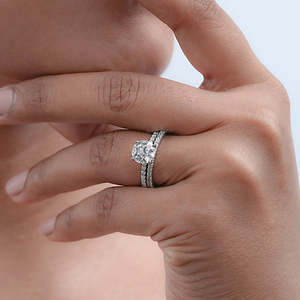 Juego de puntas de corte redondo de lujo hecho a mano personalizado 18K 14K oro puro diseño de lujo anillos de novia de boda a los precios más bajos OEM ODM - Product Image 5