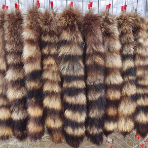 ปลั๊กเสียบก้นขนสุนัขจิ้งจอกแท้คุณภาพสูง กระเป๋าผู้หญิง พวงกุญแจขนสัตว์ ราคาขายส่ง MOQ ต่ำ 12ซม.-40ซม.-75ซม.-150ซม. - Product Image 5