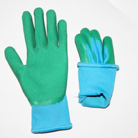 Gants de sécurité pour jeunes SUNCEND personnalisables en gros, haute qualité, 13 jauges, en polyester, avec paume enduite de mousse de latex verte et doublure bleue