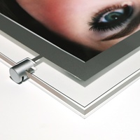 Cadre de lumière de photo suspendu Cadres de photo rétroéclairés lumineux Led Planches lumineuses en cristal minces Boîte à lumière acrylique pour l'immobilier