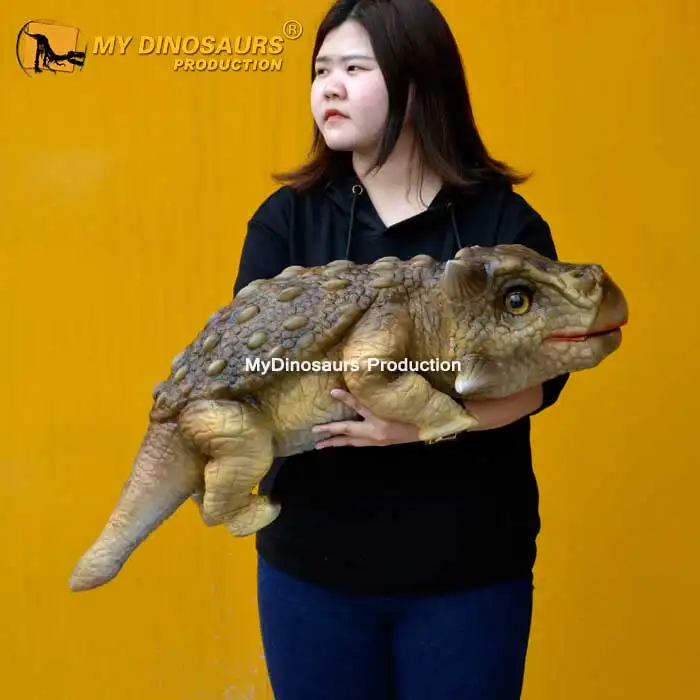 Brinquedos de dinossauro do bebê realista