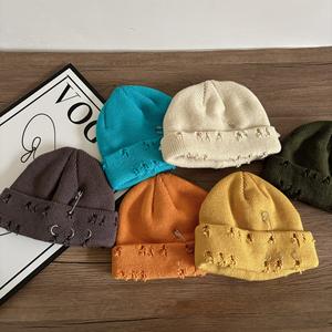 Sombrero de punto de Hip Hop con Pin Circular a la moda, sombrero de Piercing de moda personalizado para parejas de Otoño/Invierno, sombrero de punto para hombres y mujeres - Product Image 3