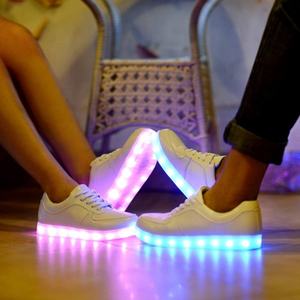 2024รองเท้าแฟชั่นเรืองแสง LED แบบไดนามิกสีดำทำความสะอาดง่ายด้วย USB ชาร์จผ้าตาข่ายสำหรับเต้นรำ<span class=keywords><strong>ผี</strong></span>คริสต์มาสอีสเตอร์ - Product Image 6