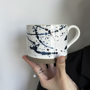 Taza de Café de <span class=keywords><strong>Cerámica</strong></span> Japonesa BloomSip con Diseño de Puntos de Tinta, Base de <span class=keywords><strong>Gres</strong></span> Crudo, Grado Alimenticio, 420ml, Venta al por Mayor, Logotipo Personalizado, Estilo OEM ODM - Product Image 6