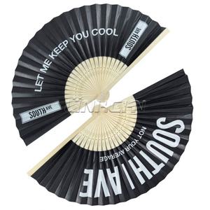 Abanico de mano chino plegable tradicional decorativo con logotipo personalizado, bambú duradero con tela de seda, técnica pintada, recuerdo - Product Image 5