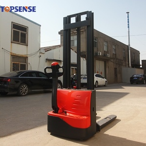 Apilador Móvil Eléctrico Automático Topsense de 1.5 Toneladas con Tracción en las Cuatro Ruedas y Neumáticos Sólidos, con Desplazador Lateral Eléctrico - Product Image 4